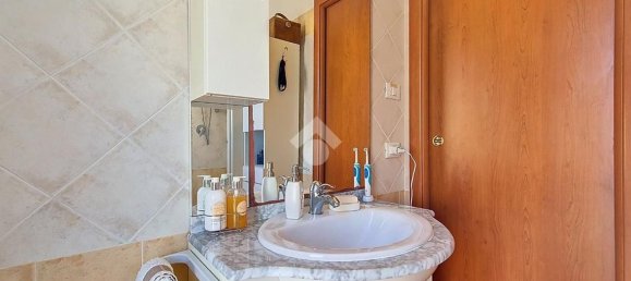 Квартира с 2 комнатами в Кастельсардо, Италия № 260547 21