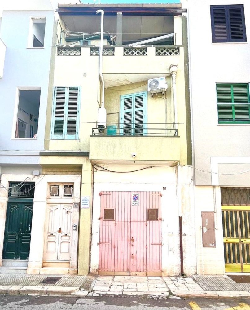 4 rooms House in Conversano, Italy No. 162988