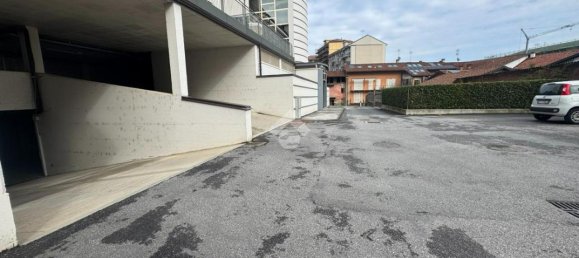 Garaje de 1 habitación en Verzuolo, Italy No. 34282 4