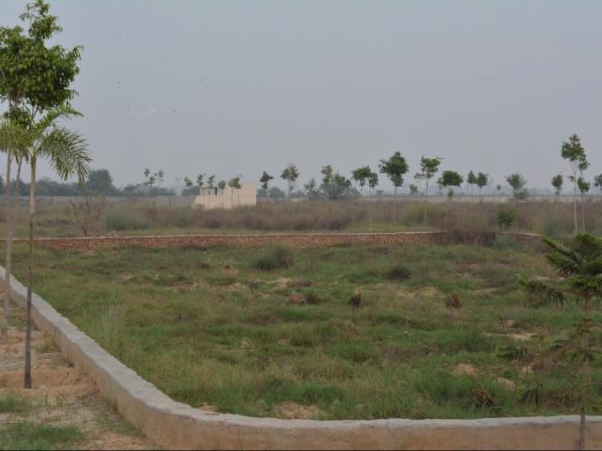  Land in Faridabad, India No. 32411
