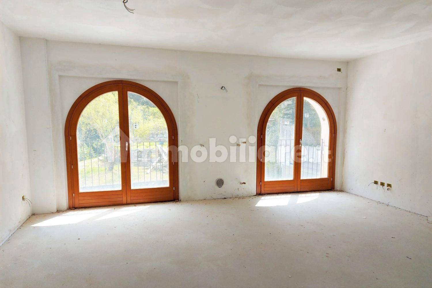 2 bedrooms Apartment in Valgreghentino, Italy No. 138034