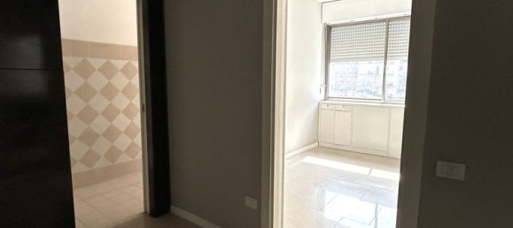 110m² Office in Varese, Italy No. 260608 12