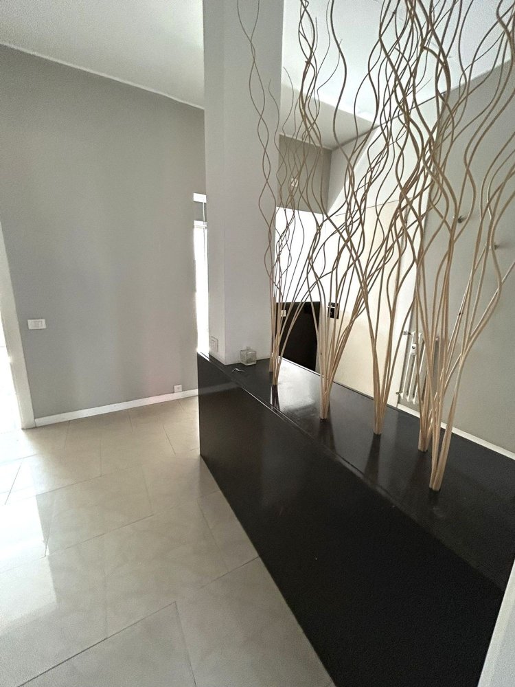  مكتب في Varese, Italy 110متر مربع رقم 260608