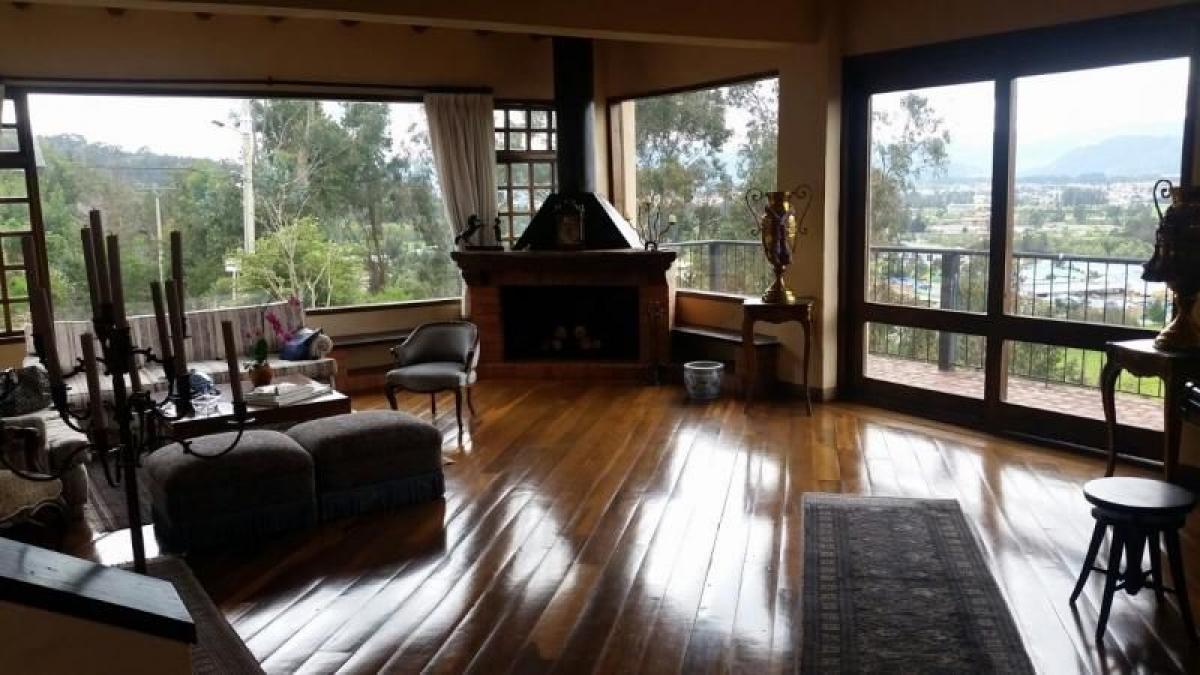 4 bedrooms House in Bogota, Colombia No. 11898