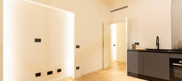 3 rooms Apartment in Milan, Italy No. 242105 2