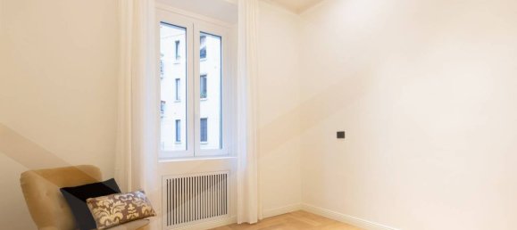 3 rooms Apartment in Milan, Italy No. 242105 12