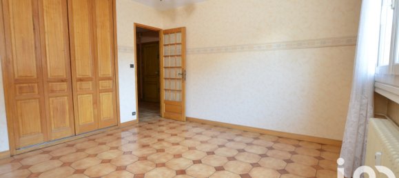 1 bedroom Apartment in Le Chambon-Feugerolles, France No. 193530 8