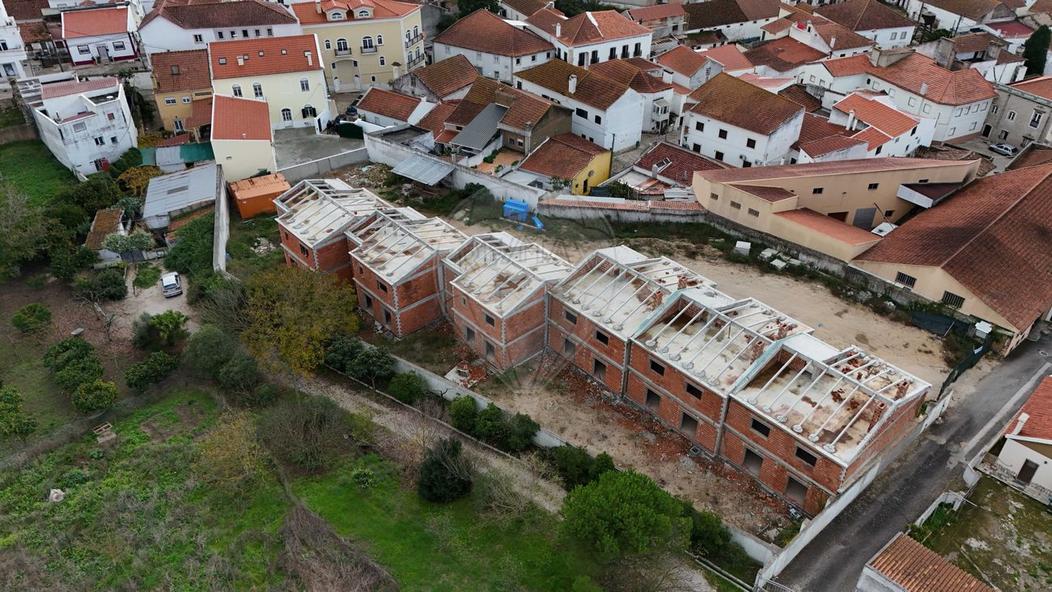 532m² Land in Alenquer, Portugal No. 61551