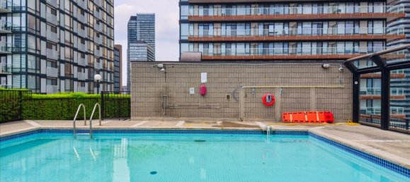 3 bedrooms House in Toronto, Canada No. 1048 12