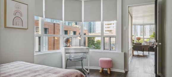 3 bedrooms House in Toronto, Canada No. 1048 8