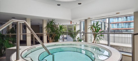 3 bedrooms House in Toronto, Canada No. 1048 11