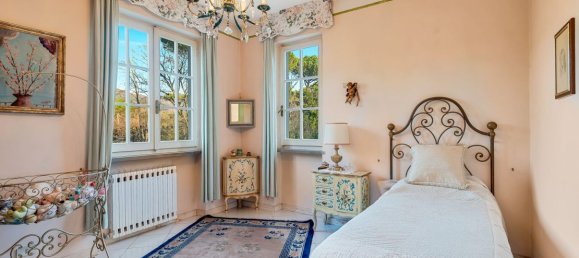 4 bedrooms Villa in Massa, Italy No. 377437 16