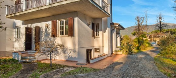 4 bedrooms Villa in Massa, Italy No. 377437 6