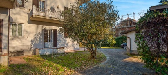 4 bedrooms Villa in Massa, Italy No. 377437 7