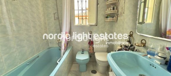 7 غرف نوم فيلا في Torre del Mar, Spain رقم 180011 26