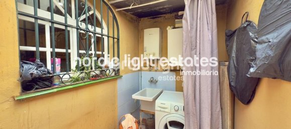 7 غرف نوم فيلا في Torre del Mar, Spain رقم 180011 16