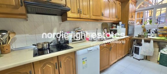 7 غرف نوم فيلا في Torre del Mar, Spain رقم 180011 12