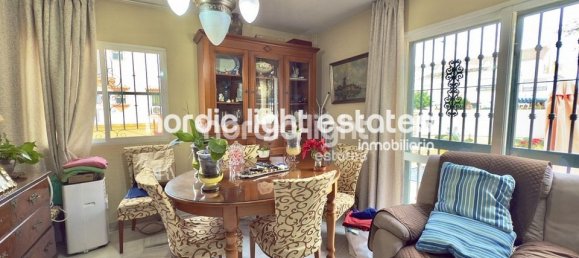 7 غرف نوم فيلا في Torre del Mar, Spain رقم 180011 8