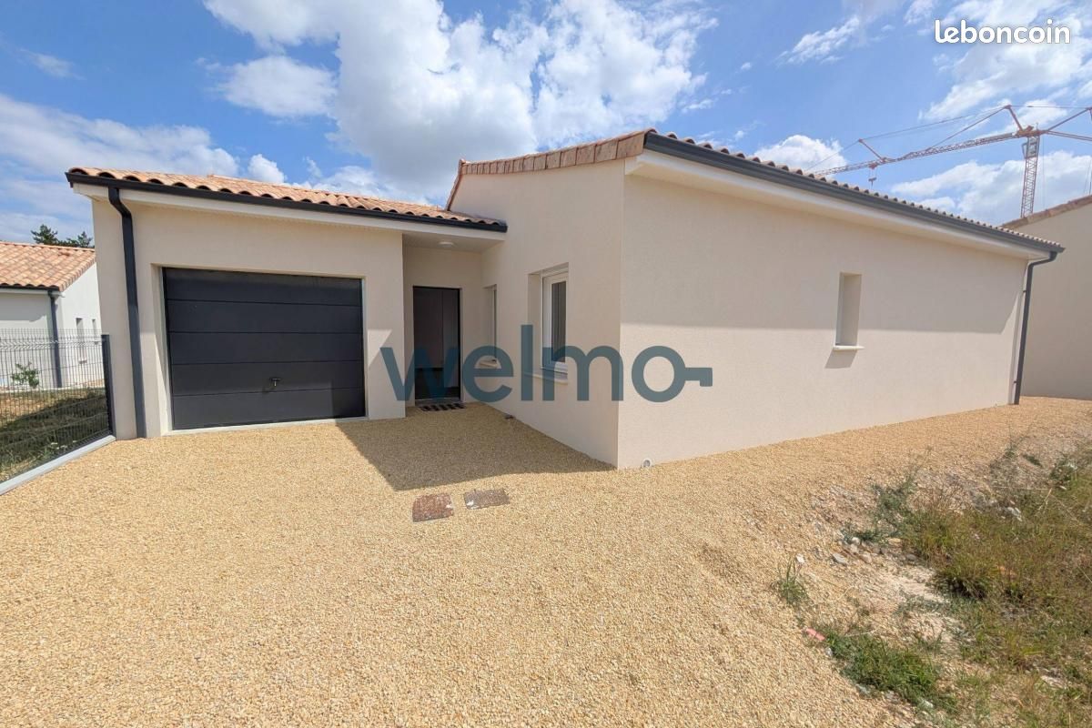 4 bedrooms House in Poitiers, France No. 340966