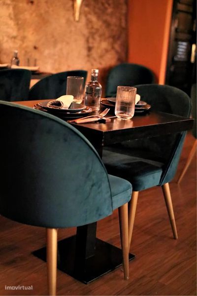 180m² Commercial property in Porto, Portugal No. 306506