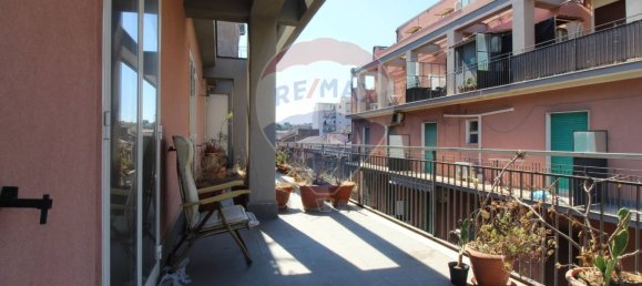 2 Schlafzimmer Wohnung in Catania, Italy, Nr. 295526 3