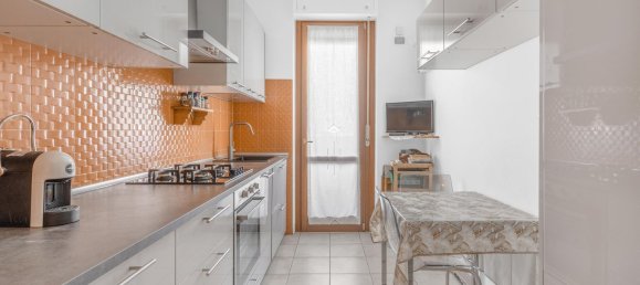 3-salle Appartement à Milan, Italy No. 241473 7