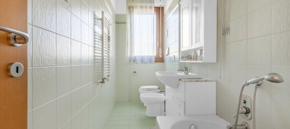 3-salle Appartement à Milan, Italy No. 241473 15