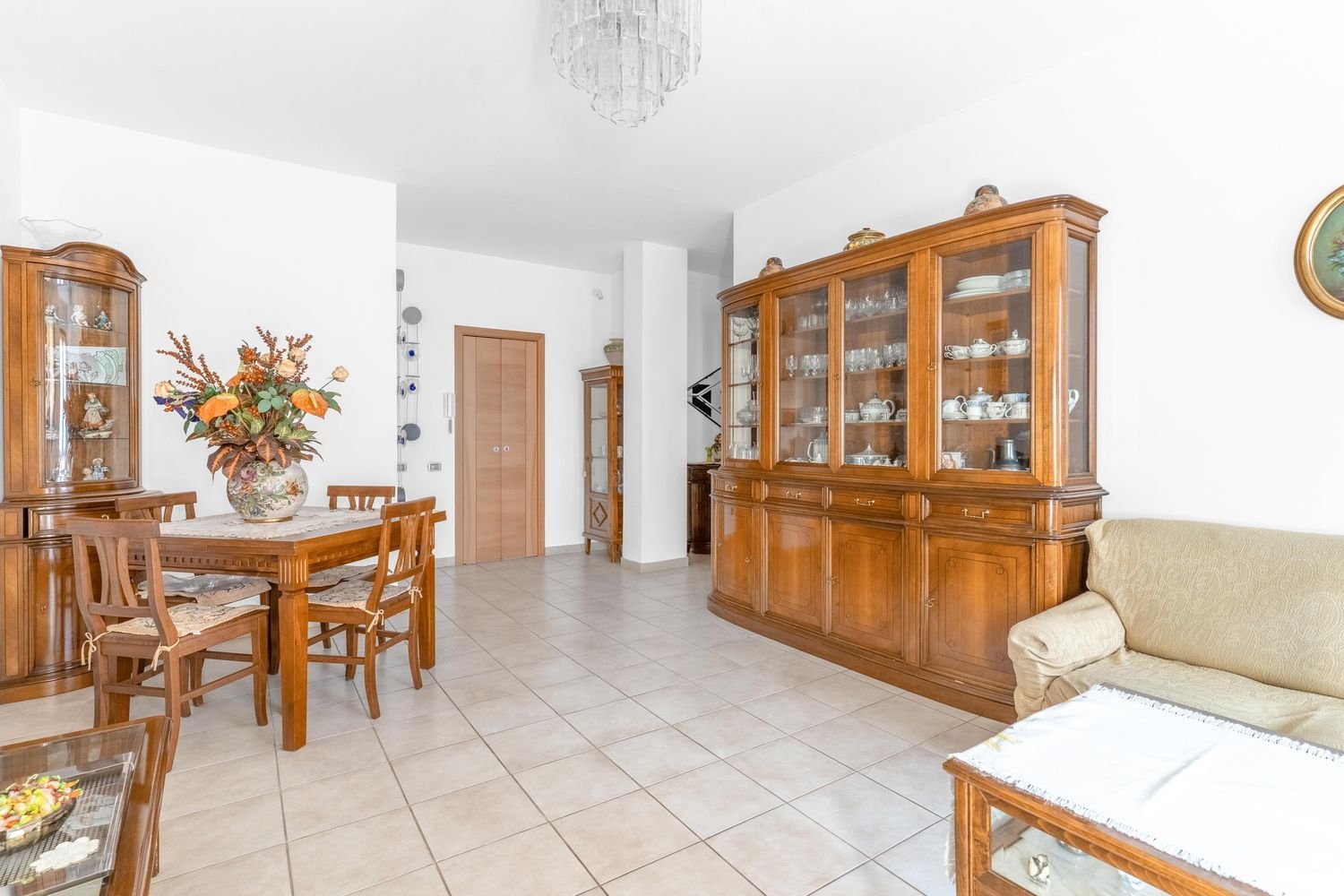 3-salle Appartement à Milan, Italy No. 241473