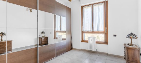 3-salle Appartement à Milan, Italy No. 241473 11