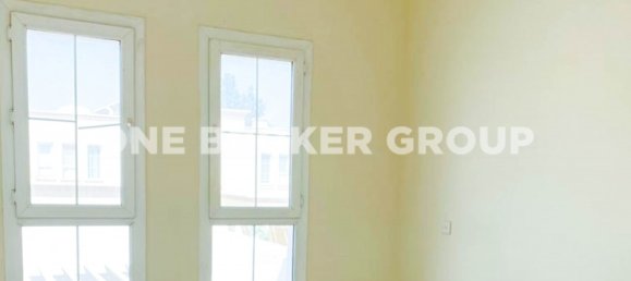 3 bedrooms Villa in Dubai, UAE No. 935 10