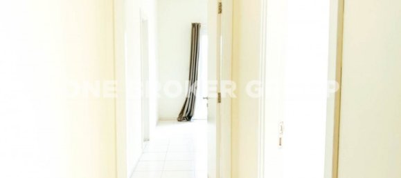 3 bedrooms Villa in Dubai, UAE No. 935 6