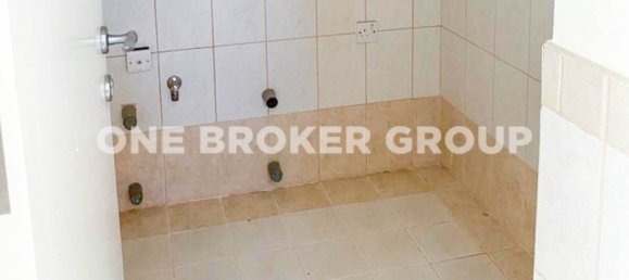 3 bedrooms Villa in Dubai, UAE No. 935 12