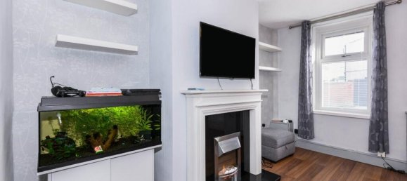  House in Workington, United Kingdom No. 2183 4