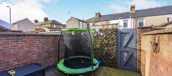  House in Workington, United Kingdom No. 2183 11