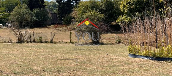 810m² Land in Sainte-Genevieve, France No. 94219 3