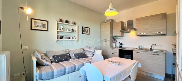 Квартира с 2 комнатами в Пескьера дель Гарда, Италия № 170381 4