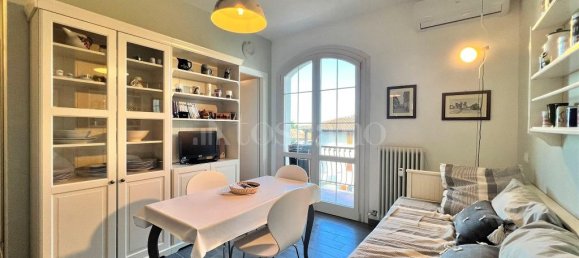 Квартира с 2 комнатами в Пескьера дель Гарда, Италия № 170381 5