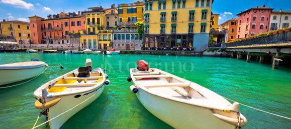 Квартира с 2 комнатами в Пескьера дель Гарда, Италия № 170381 23