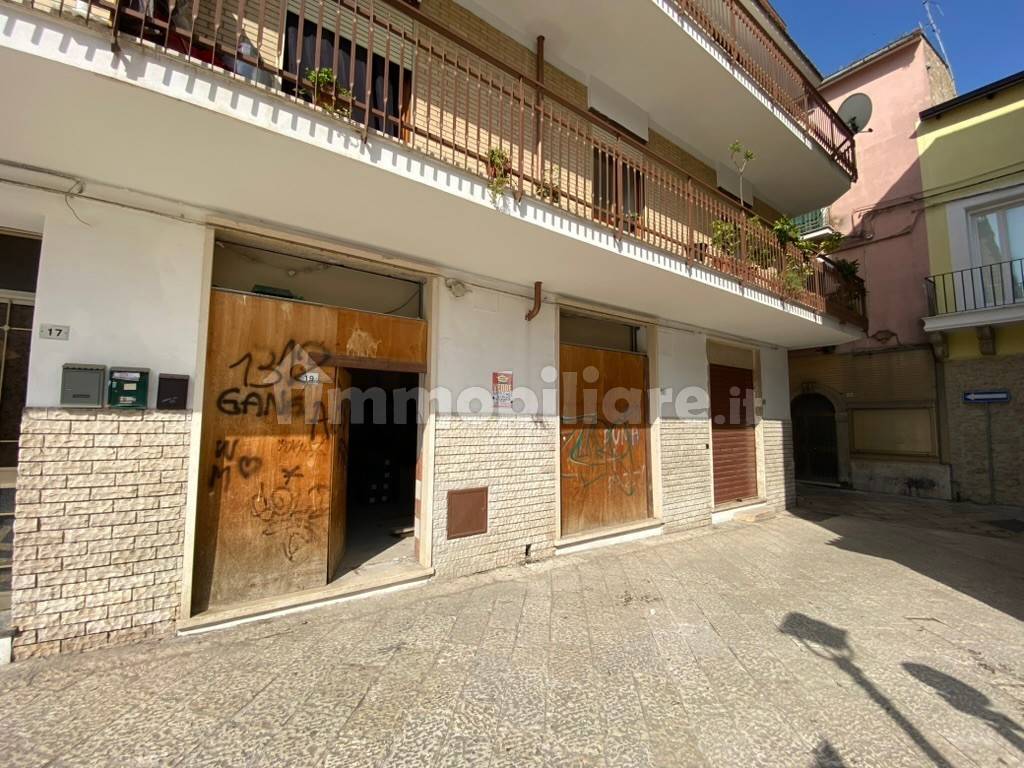 3-Zimmer Gewerbliche Immobilie in Fondi, Italy, Nr. 311788