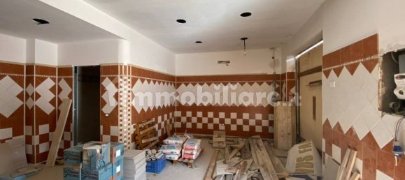 3-Zimmer Gewerbliche Immobilie in Fondi, Italy, Nr. 311788 4