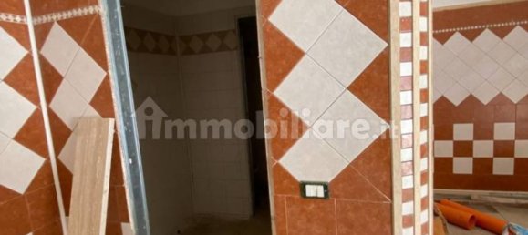 3-Zimmer Gewerbliche Immobilie in Fondi, Italy, Nr. 311788 6