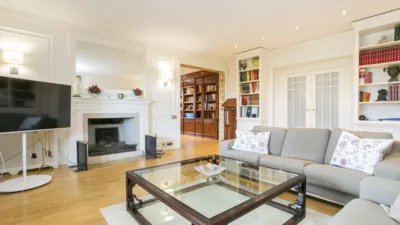 6 bedrooms House in Valencia, Spain No. 29181