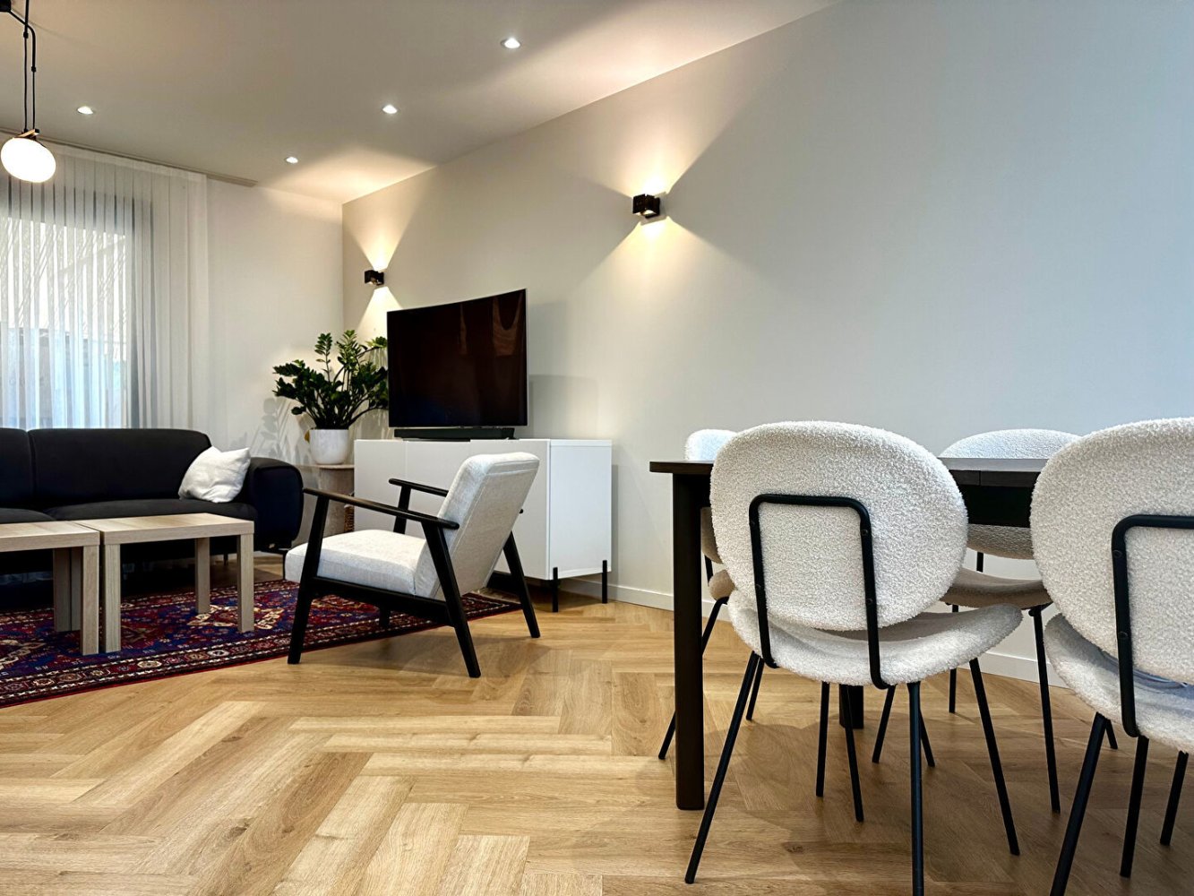 4 bedrooms House in Tours, France No. 235968