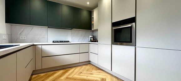 4 bedrooms House in Tours, France No. 235968 2