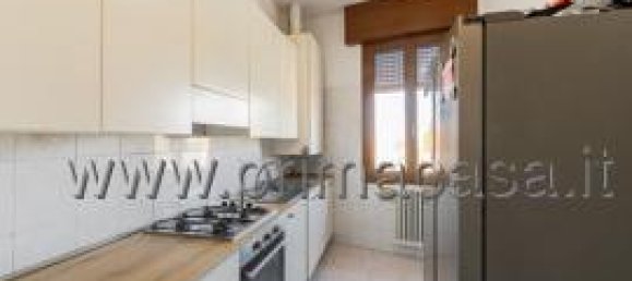 3 rooms Apartment in Correggio, Italy No. 234037 5
