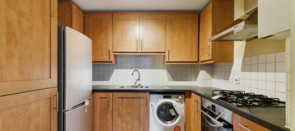 2 bedrooms Apartment in London, United Kingdom No. 9886 2