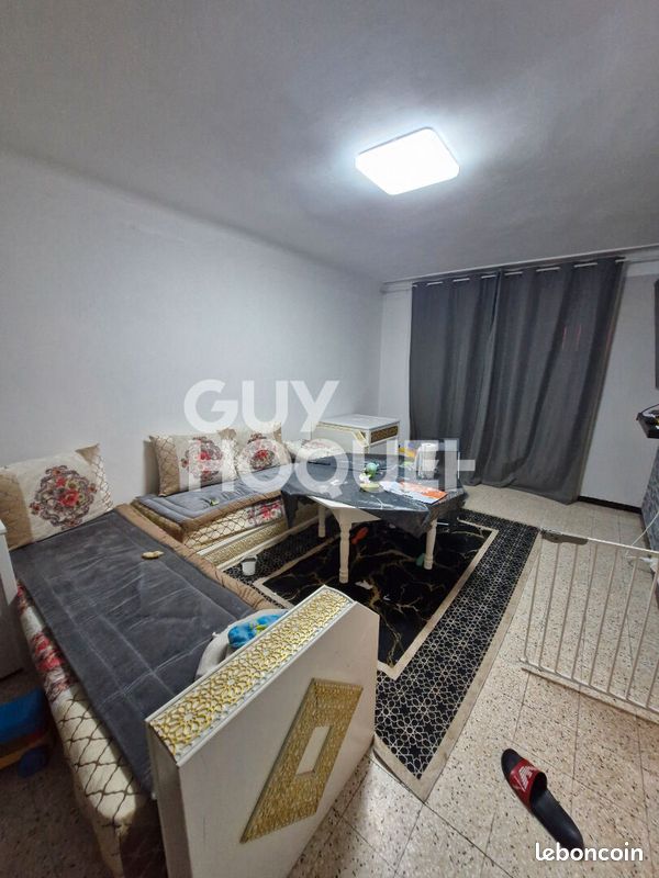 Квартира с 2 спальнями в Марсель, Франция № 337509