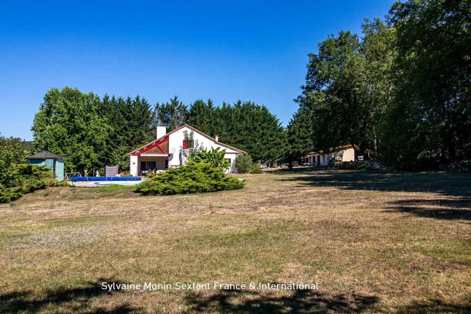 4 bedrooms Villa in Dordogne, France No. 352792