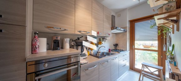 2 rooms Apartment in Rome, Italy No. 276510 6