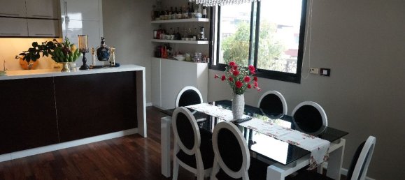 3 bedrooms Apartment in Hoan Kiem, Vietnam No. 3859 5